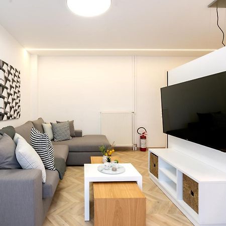 Pagrati'S Best Apartment Athén Kültér fotó